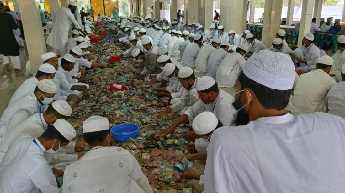 পাগলা মসজিদের দানবাক্সে ৩২ বস্তা টাকা