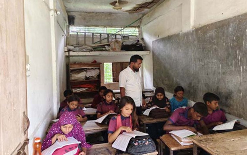 নদীভাঙন, পরিত্যক্ত ভবন ও শিশুদের আত্মমর্যাদা: শিক্ষার ক্রান্তিকাল