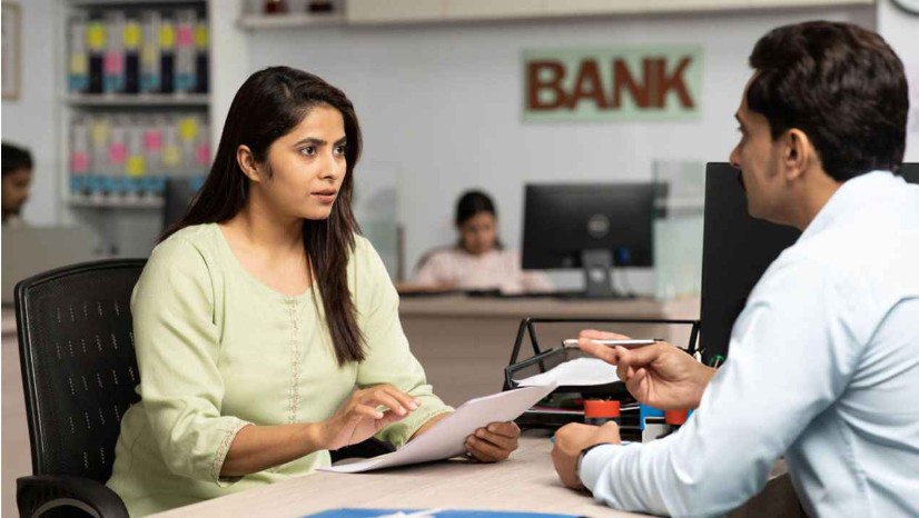 সিনিয়র অফিসার নেবে বেসরকারি ব্যাংক, বেতন ৪০০০০