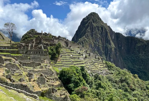 মাচু পিচুতে প্রতিবাদের কারণে শতাধিক পর্যটক আটকে পড়েছে