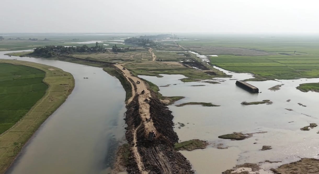 ফসল রক্ষা বাঁধের কাজ শেষ না হওয়ায় ঝুঁকিতে ৫ হাজার কোটি টাকার ধান