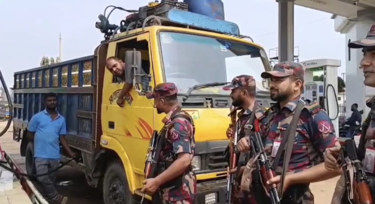 জ্বালানি তেল পাচার রোধে সুনামগঞ্জ সীমান্তে বিজিবির সতর্কতা বৃদ্ধি