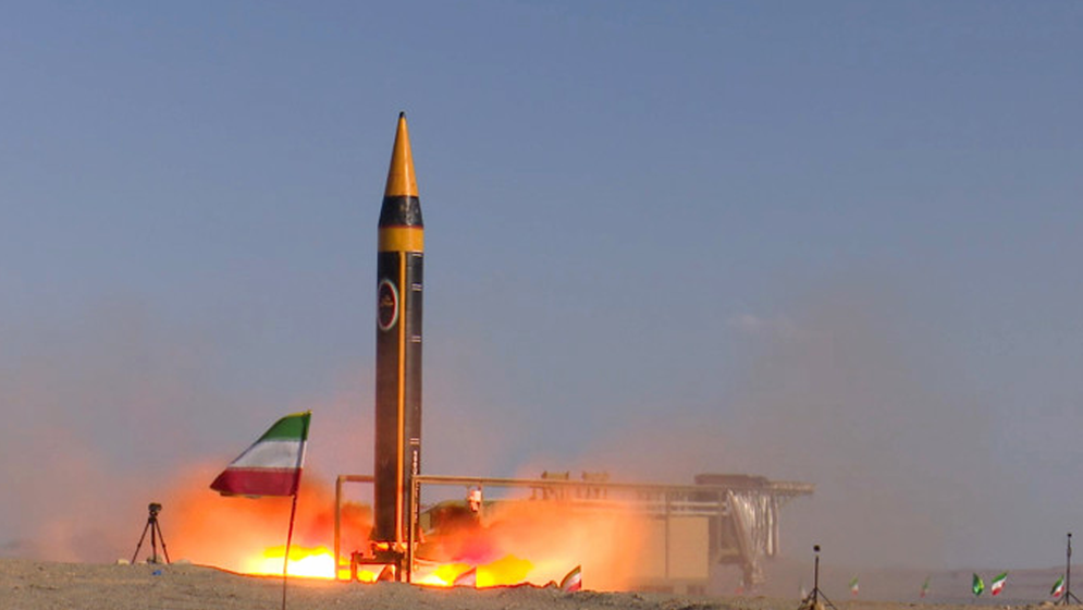 ক্ষেপণাস্ত্র দিয়ে মার্কিন ঘাঁটিতে ইরানের হামলা