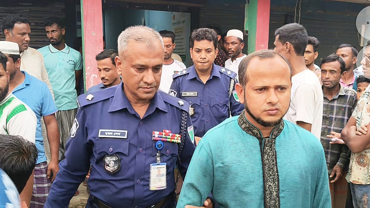 ব্যবসায়ীর ছয় মাসের কারাদণ্ড