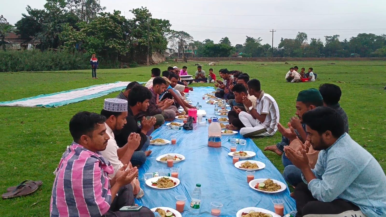 তাহিরপুরে রতনশ্রী স্টুডেন্টস এসোসিয়েশনের ইফতার ও দোয়া মাহফিল