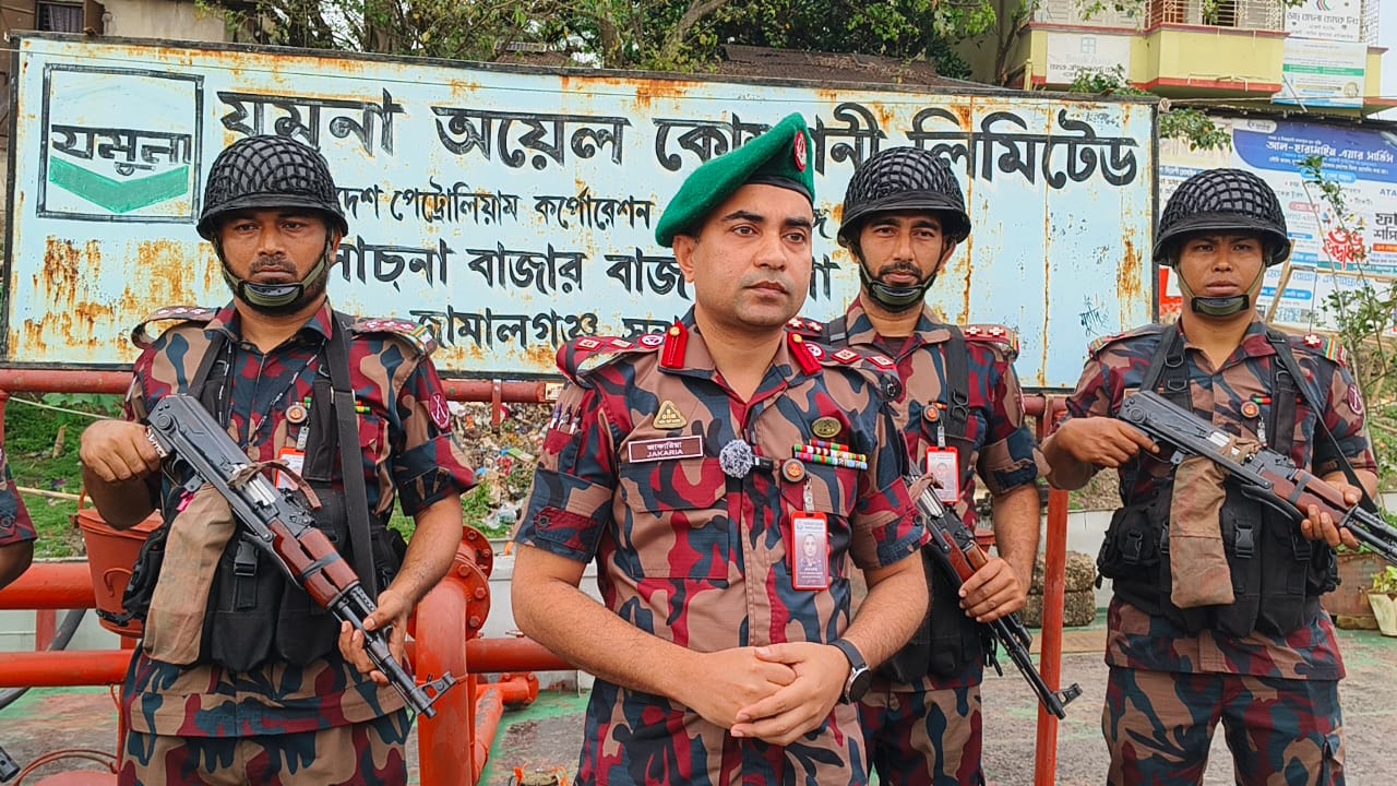 সাচনা বাজারের যমুনার বার্জ ডিপোতে বিজিবি মোতায়েন