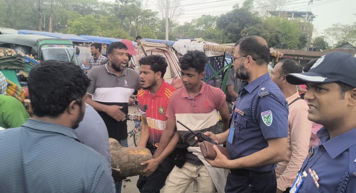  সিএনজির গ্যাসের দাবিতে  সুনামগঞ্জে ২৫ মিনিট সড়ক অবরোধ 