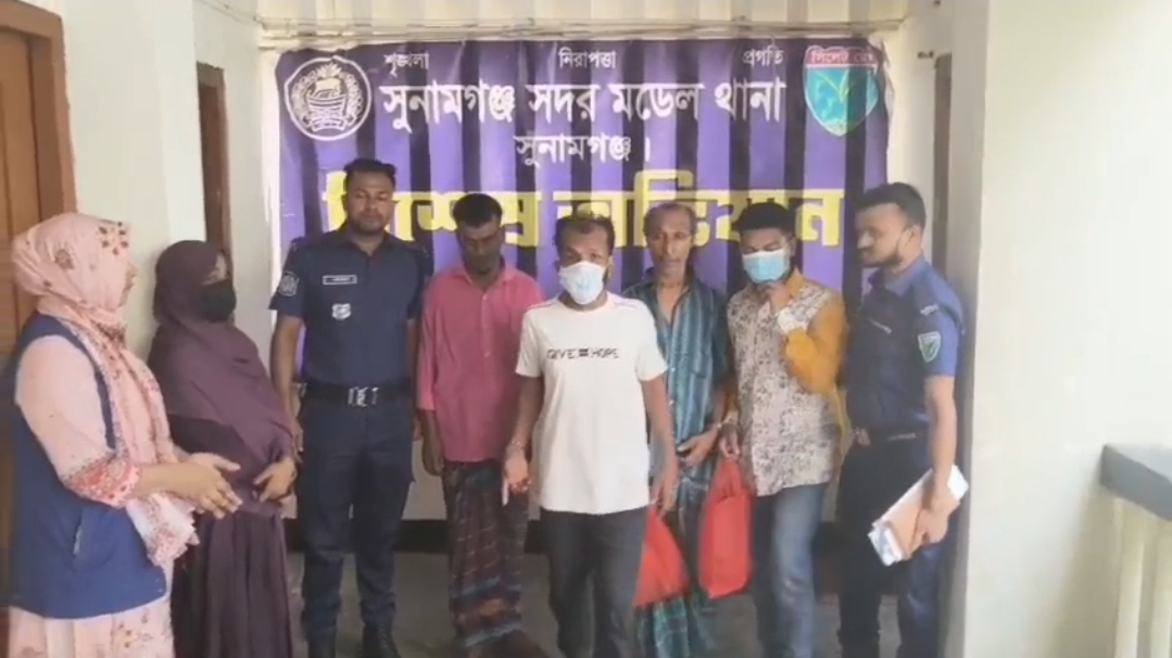 প্রবাসীর অর্ধ কোটি টাকার স্বর্ণ ও ডলার চুরি, র্স্বণ ব্যবসায়ীসহ ৫ জন গ্রেফতার