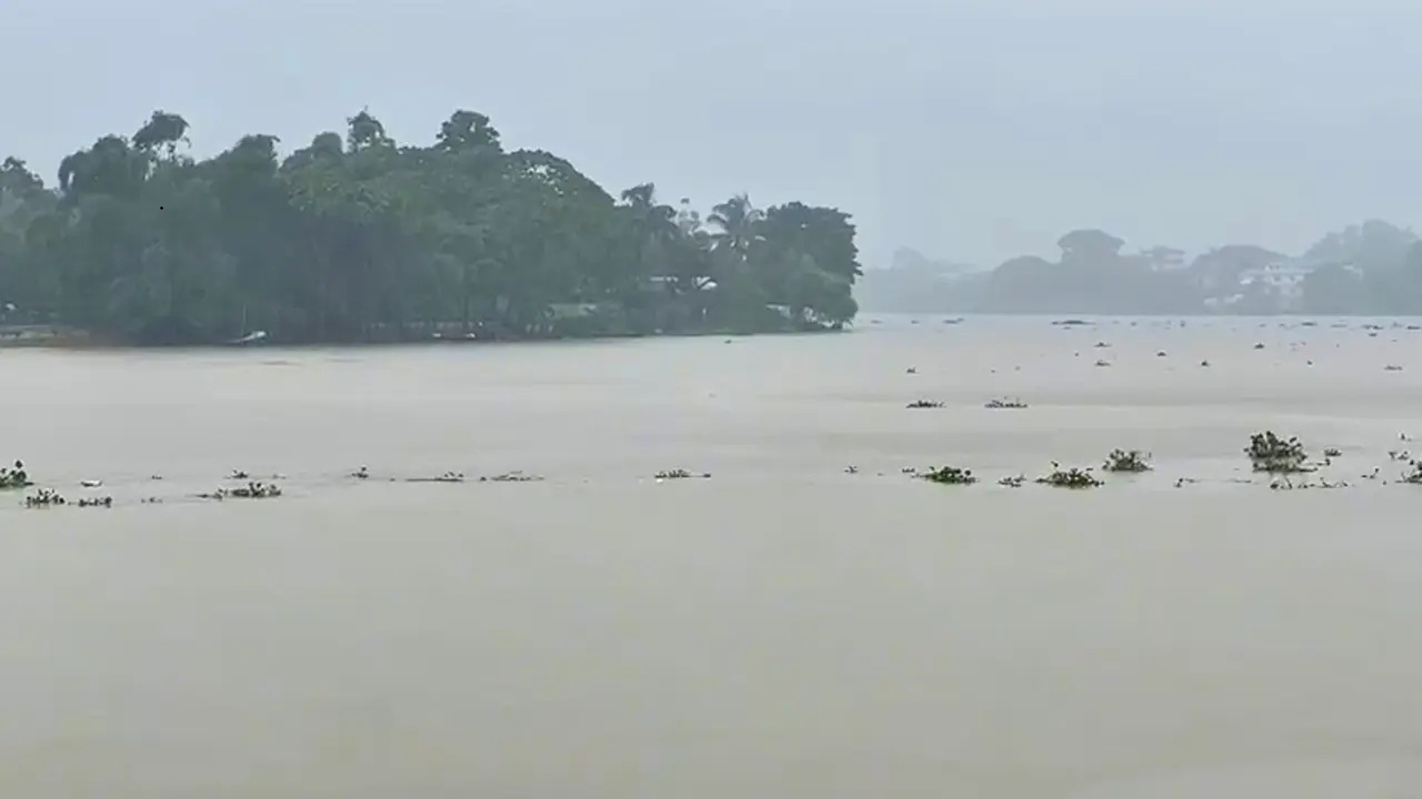 বিপৎসীমার ওপরে সুরমার পানি, ১৩১১ আশ্রয়কেন্দ্র প্রস্তুত