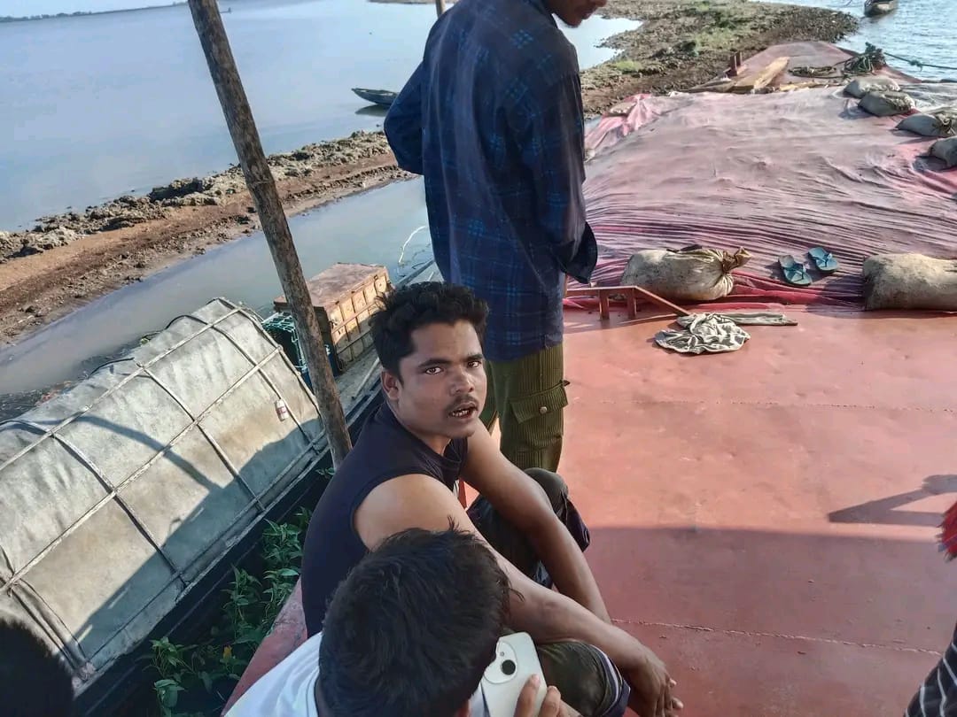 তাহিরপুরে পাটলাই নদীতে চাঁদাবাজির  অভিযোগে ছাত্রদল নেতা আটক