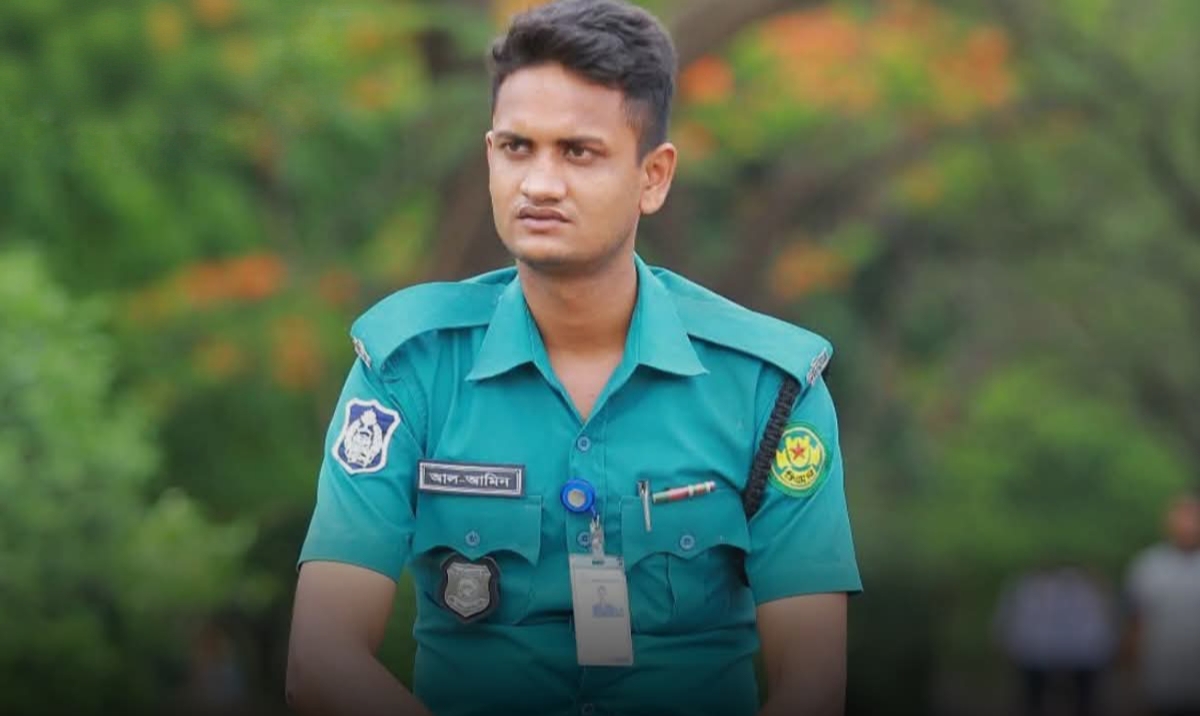 নাটোরে ১০৬ পিস ইয়াবাসহ পুলিশ সদস্য গ্রেপ্তার