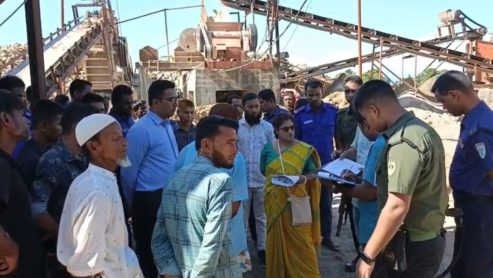জামালগঞ্জে অবৈধভাবে স্টোন ক্রাশার  পরিচালনায় চার জনকে জরিমানা
